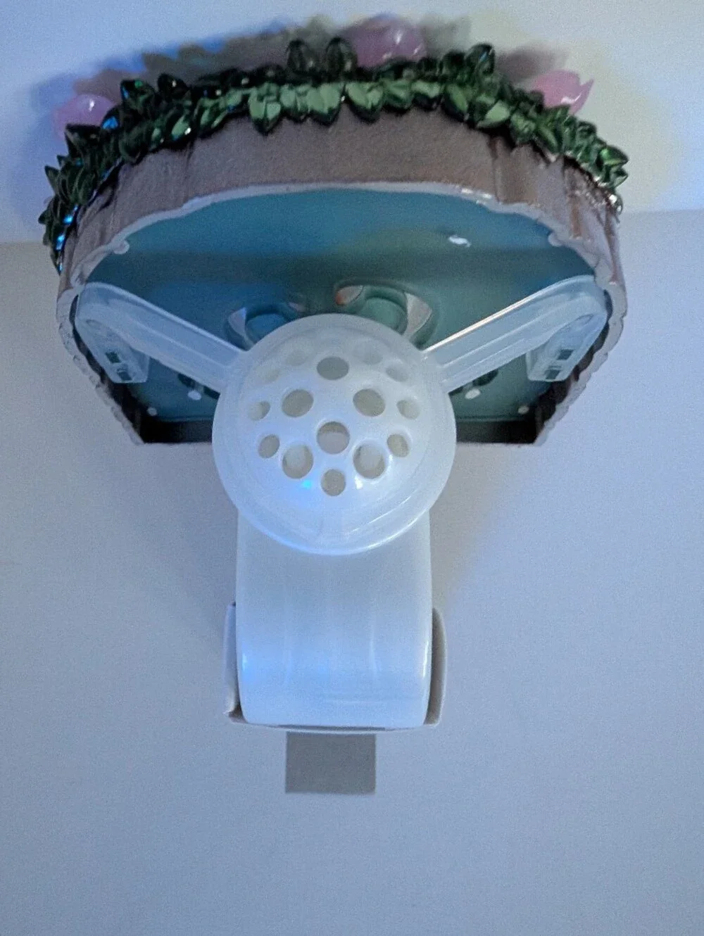 Bath & Body Works Swan Bridge Scent Control Light Up Wallflower Plug-in